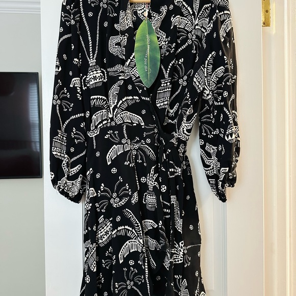 FARM Rio Dresses & Skirts - FARM RIO - New with tag! Black and White Patterned Dress